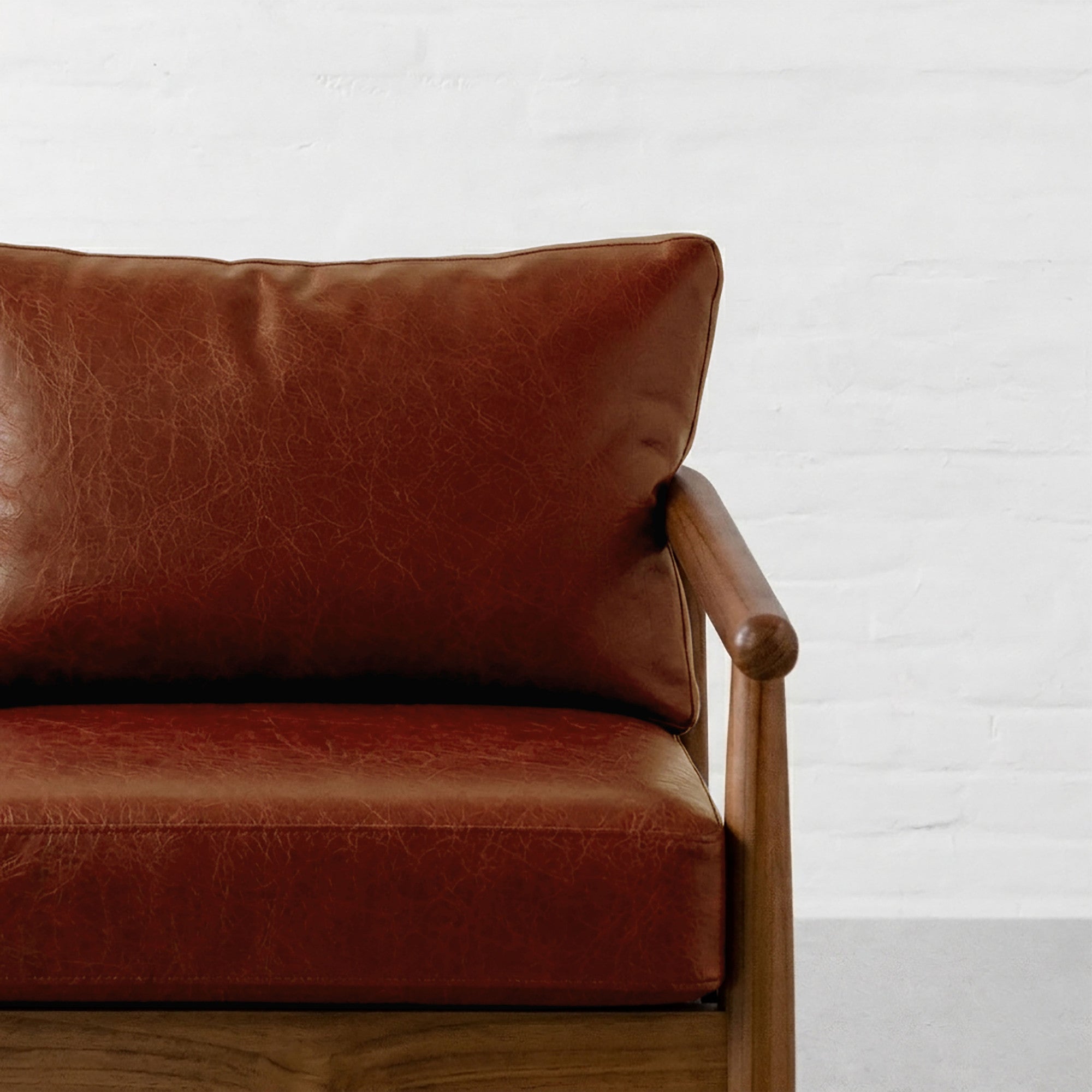 Aarhus Leather Lounge Chair